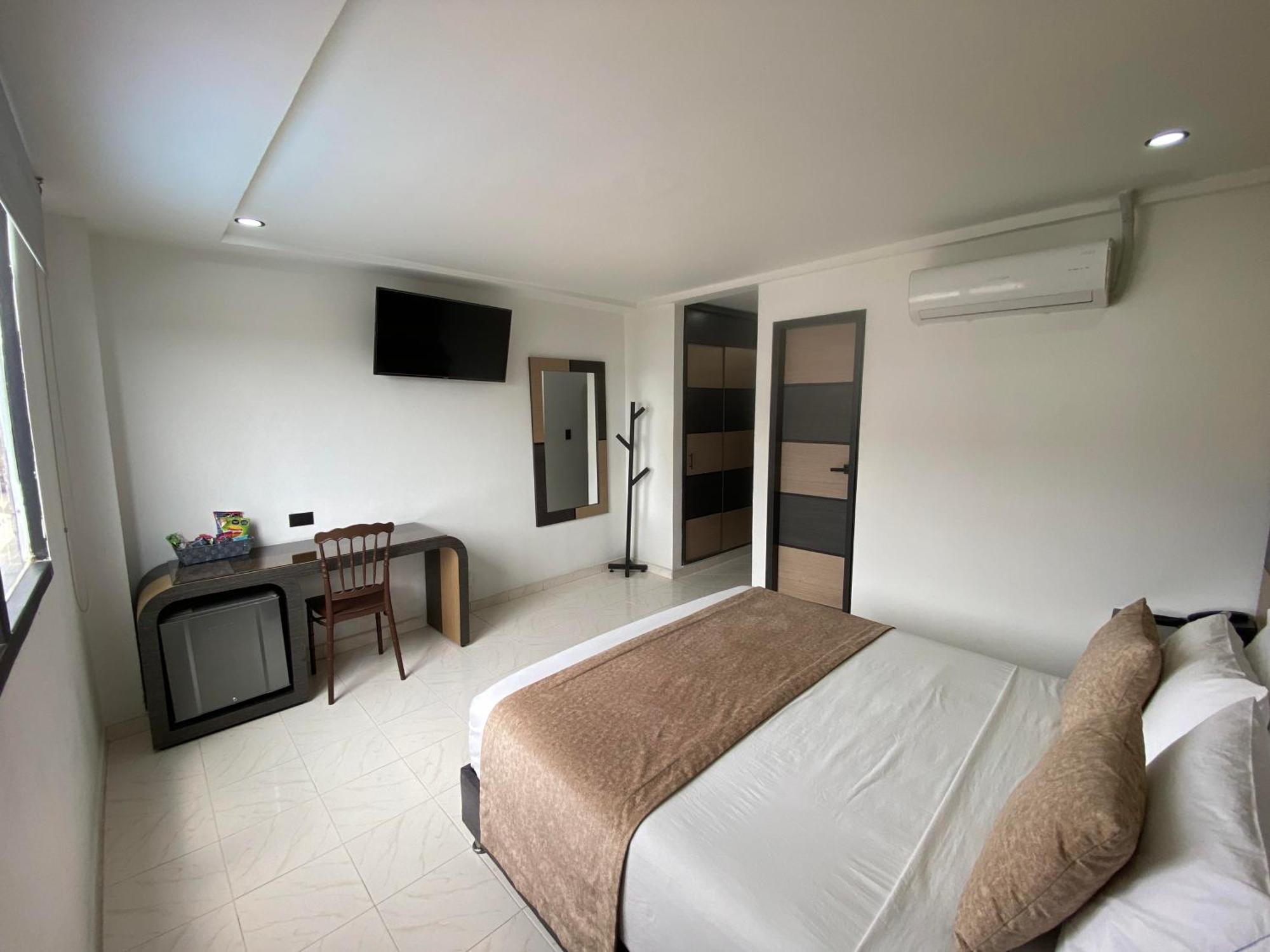 Hotel Plaza Real Ocaña Extérieur photo