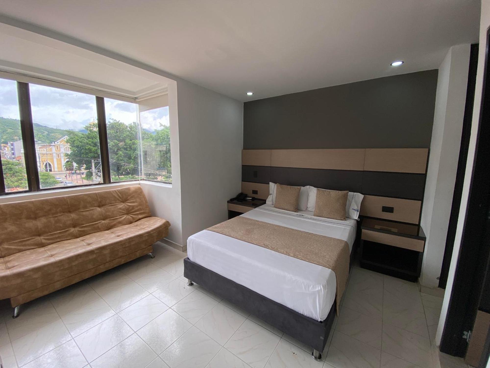 Hotel Plaza Real Ocaña Extérieur photo